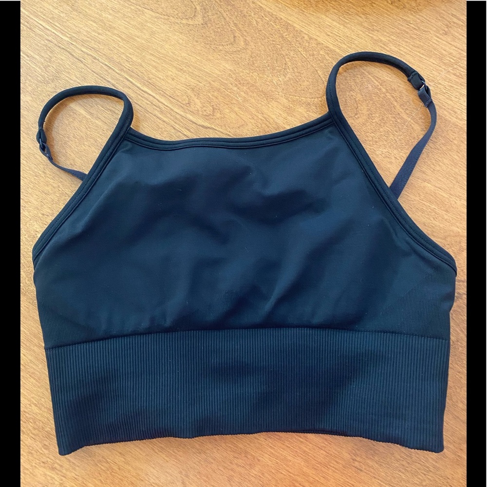 Lululemon top 6